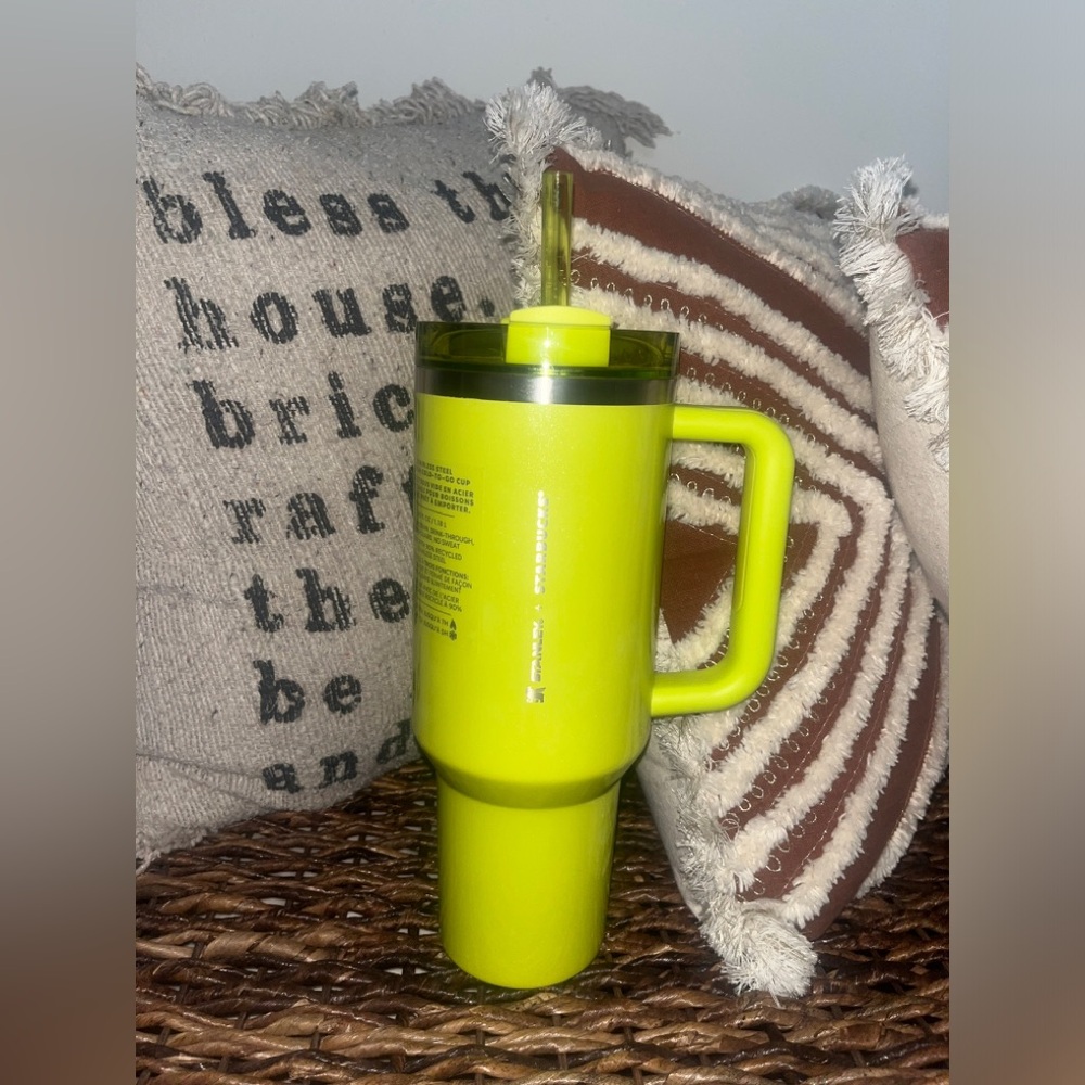 Starbucks x Stanley Cup Quencher- Lime Green 40 oz.